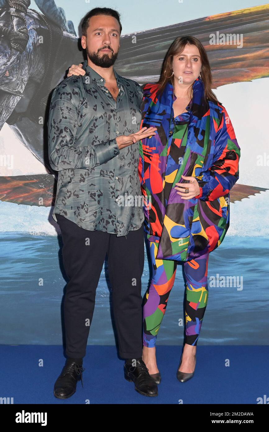 Roma, Italia. 13th Dec, 2022. Riccardo Cotumaccio (l) e Michela Giraud (r) partecipano al tappeto blu del film 'Avatar la via dell'acqua' allo Space Cinema moderno. (Foto di Mario Cartelli/SOPA Images/Sipa USA) Credit: Sipa USA/Alamy Live News Foto Stock