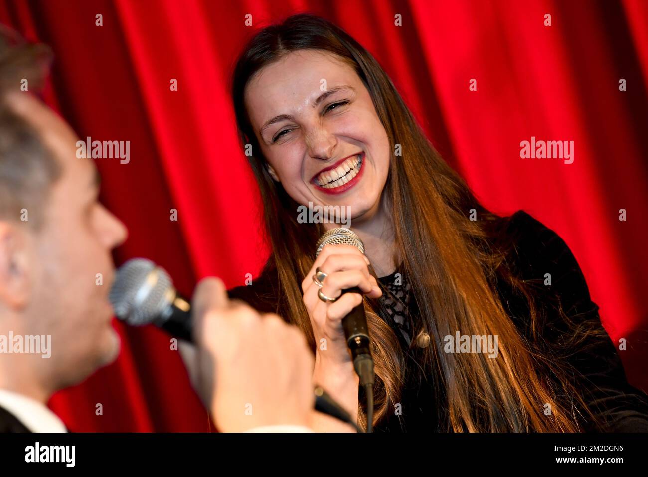 Laura Groeseneken aka 'Sennek' nella foto durante la presentazione del candidato belga al concorso di canzoni televisive 'Eurovision Song Contest', lunedì 05 marzo 2018 a Bruxelles. Nel mese di maggio 'Sennek', artista di Laura Groeseneken, si recherà a Lisboa, Portogallo per rappresentare il Belgio. FOTO DI BELGA DIRK WAEM Foto Stock