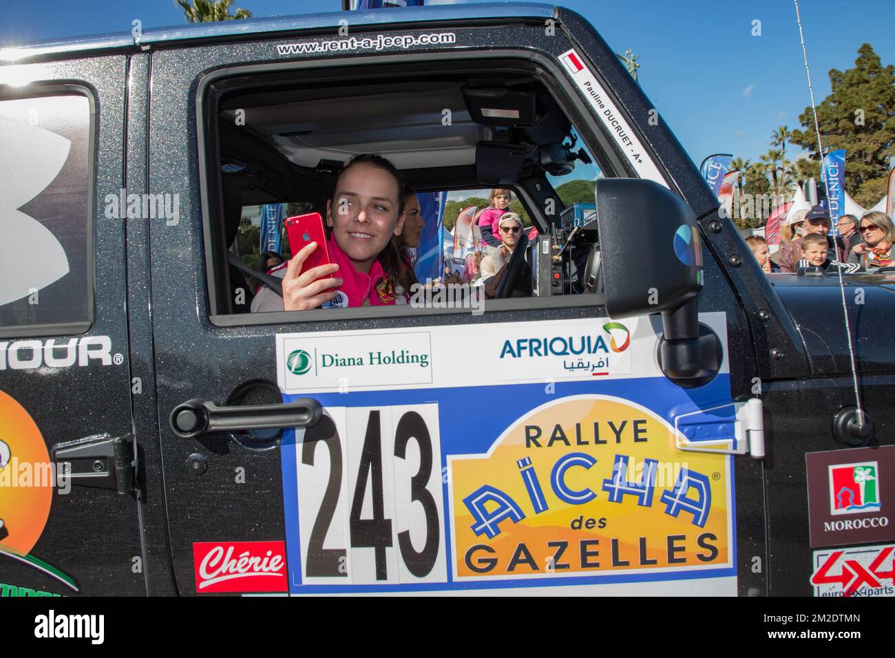 Pauline Ducruet figlia della principessa Stephanie di Monaco nella Jeep Wrangler che partecipa alla Rallye des Gazelles du Maroc. | Pauline Ducruet la fille de la Princesse Stéphanie de Monaco dans la Jeep Wrangler participant au Rallye des Gazelles du Maroc. 17/03/2018 Foto Stock