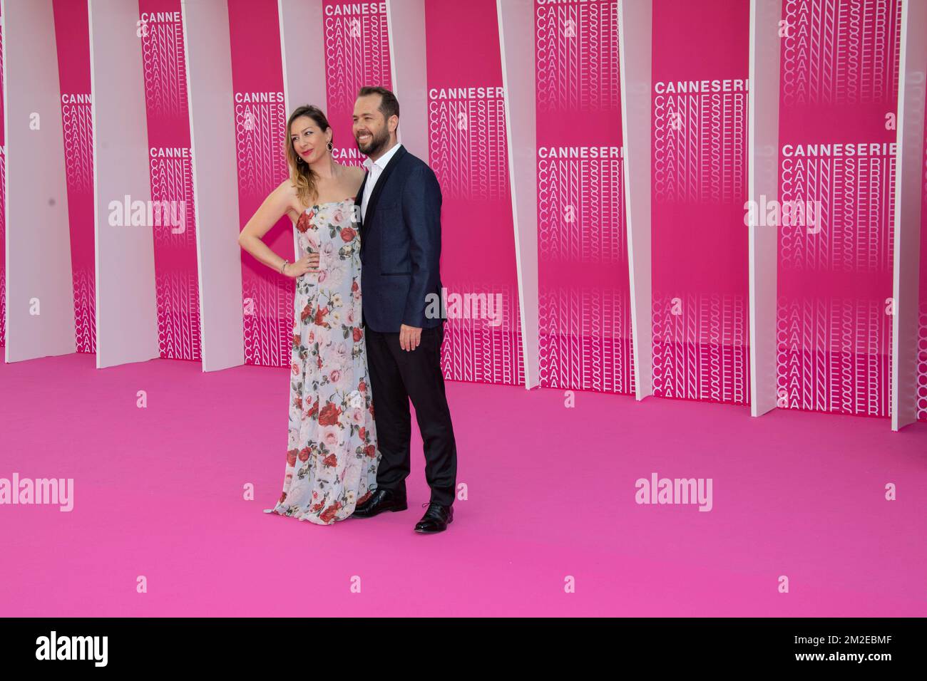 Victoria Elmacioglu e Izzet Pinto sulla serie di Cannes, tappeto rosa. | Victoria Elmacioglu e Izzet Pinto sur le Cannes séries, arazzi rosa. 09/04/2018 Foto Stock