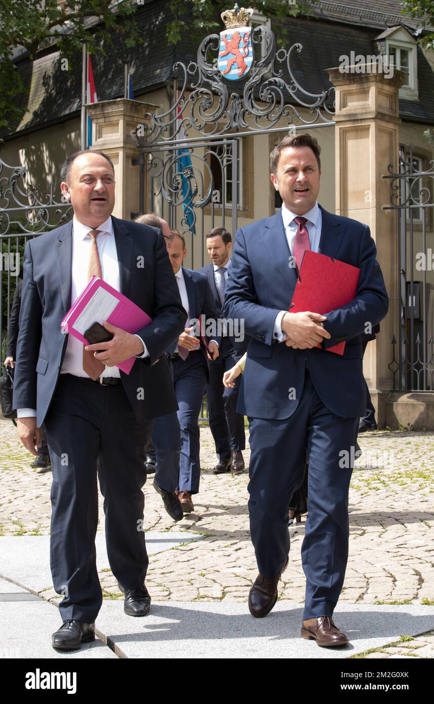 Il Presidente del Consiglio vallone Willy Borsus e il primo Ministro lussemburghese Xavier Bettel hanno fatto una foto durante un viaggio in città nel Lussemburgo dopo un incontro diplomatico tra il Presidente del Ministro vallone e il primo Ministro lussemburghese, giovedì 14 giugno 2018 nel Granducato di Lussemburgo. BELGA FOTO BENOIT DOPPAGNE Foto Stock