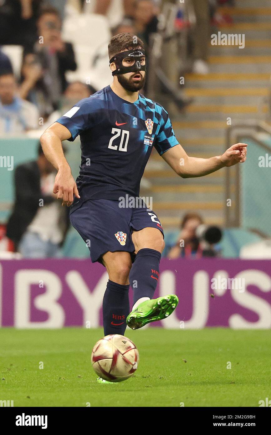 Al Daayen, Qatar - 13 dicembre 2022, Josko Gvardiol di Croazia durante la Coppa del mondo FIFA 2022, incontro di calcio semifinale tra Argentina e Croazia il 13 dicembre 2022 allo stadio Lusail di al Daayen, Qatar - Foto: Jean Catuffe/DPPI/LiveMedia Foto Stock