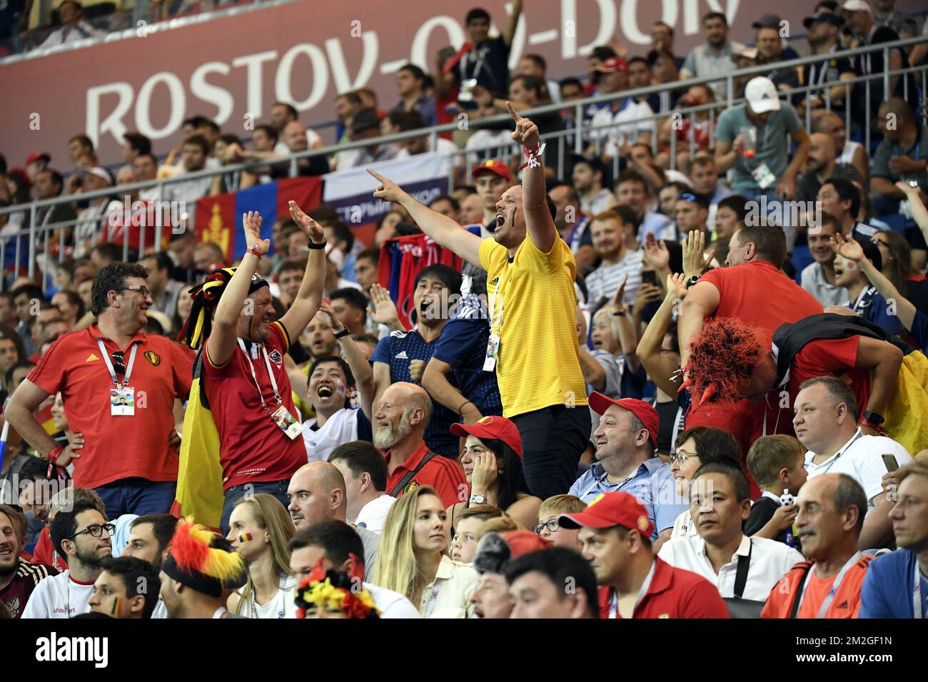 Tifosi belgi in un round di 16 partita tra la nazionale belga di calcio i Red Devils e il Giappone a Rostov, Russia, lunedì 02 luglio 2018. FOTO DI BELGA LAURIE DIEFFEMBACQ Foto Stock