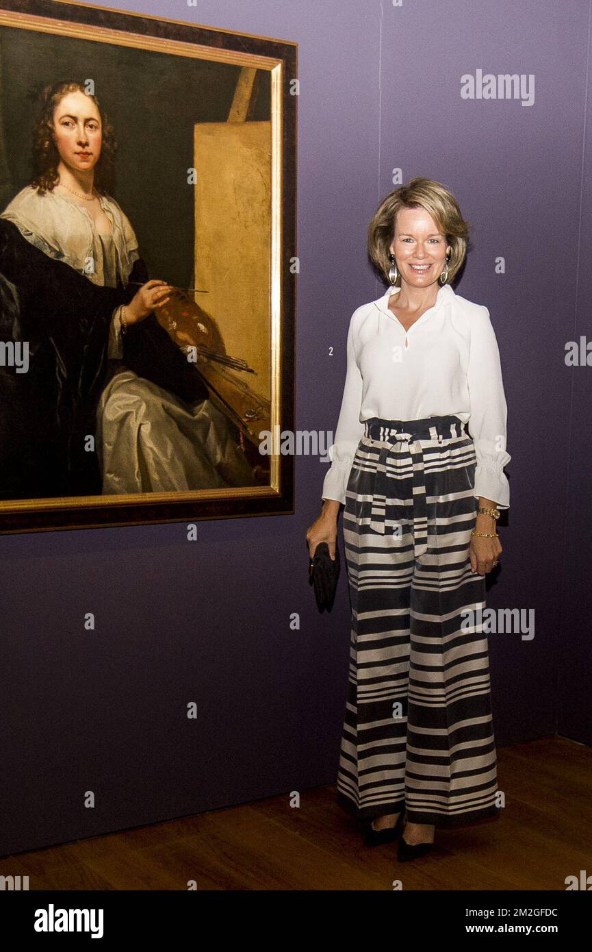 La regina Mathilde del Belgio ha raffigurato durante una visita ad una mostra, del festival culturale urbano, chiamato 'Antwerp Barocco 2018. Rubens ispira', nel museo di Anversa MHKA, martedì 03 luglio 2018. FOTO DI BELGA JASPER JACOBS Foto Stock
