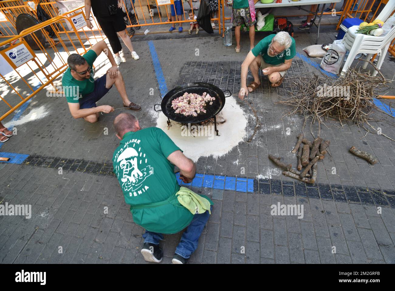 Concorso di preparazione per la paella Valenciana | Conocours de préparation de paella Valenciana 10/07/2018 Foto Stock