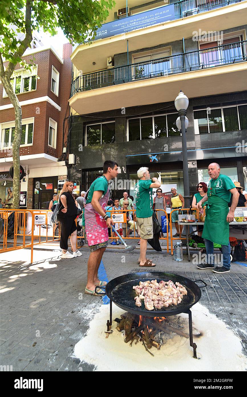 Concorso di preparazione per la paella Valenciana | Conocours de préparation de paella Valenciana 10/07/2018 Foto Stock