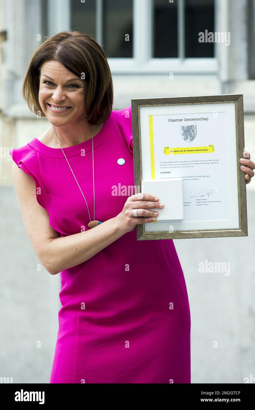 Lo specialista del clima Jill Peeters ha raffigurato durante la cerimonia di premiazione per le decorazioni della comunità fiamminga 'Vlaamse Eretekens' durante le celebrazioni in occasione della festa regionale fiamminga, mercoledì 11 luglio 2018 a Errerahuis a Brussel. BELGA FOTO KRISTOF VAN ACCOM Foto Stock