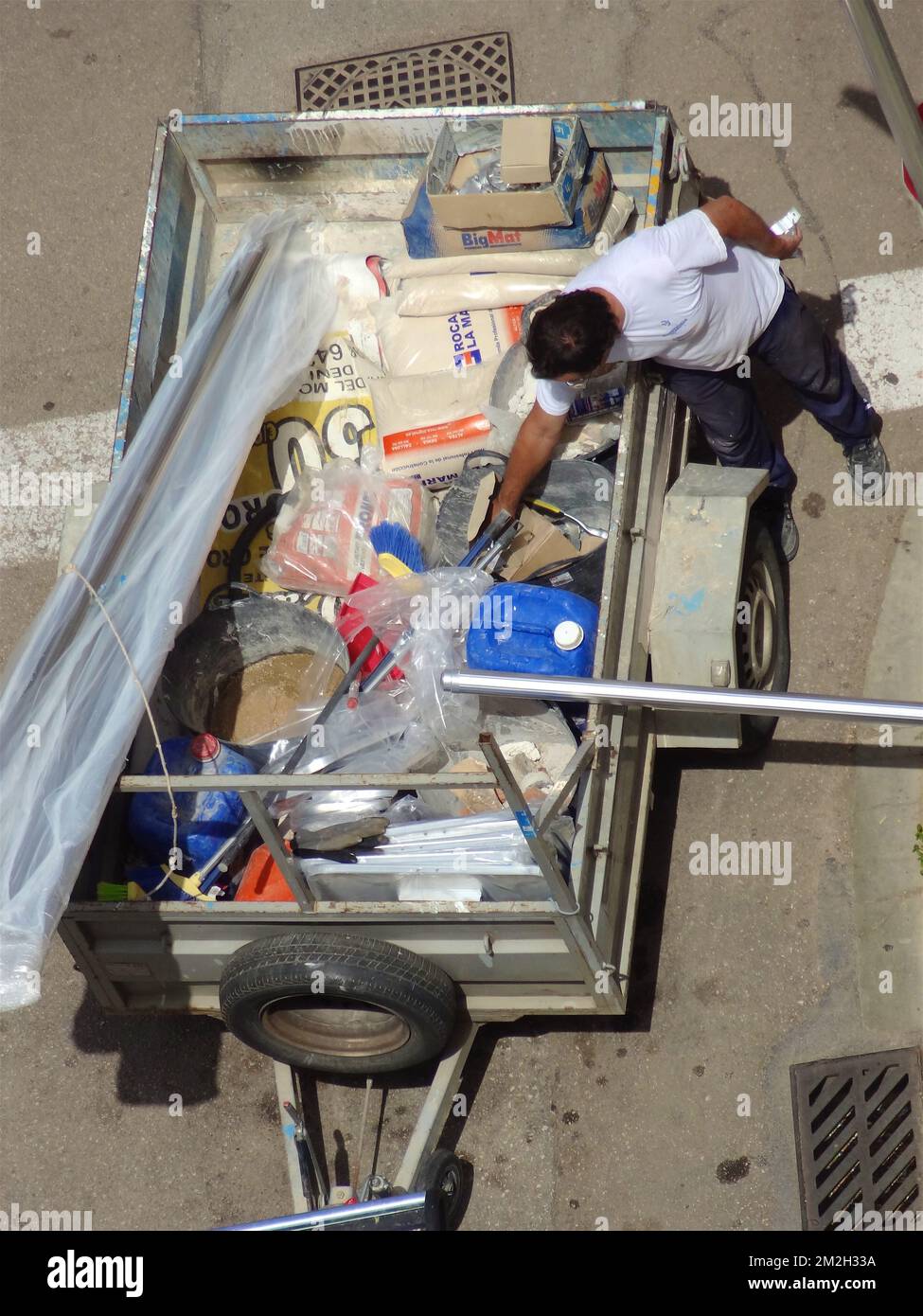 Installazione di pannelli di parcheggio a 2 ruote | Installazione di pannelli di parcheggio 2 roues 19/07/2018 Foto Stock