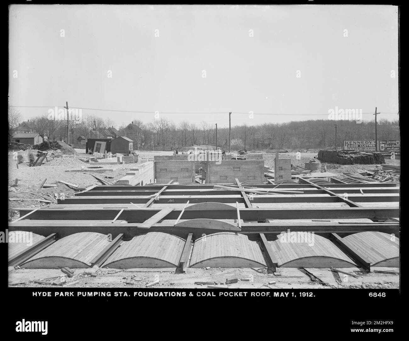 Dipartimento di distribuzione, Hyde Park Pumping Station, fondazioni e carbone Pocket Roof, Hyde Park, Mass., 1 maggio 1912 , acquedotto, stazioni di pompaggio, cantieri edili, elementi di cartelloni Foto Stock