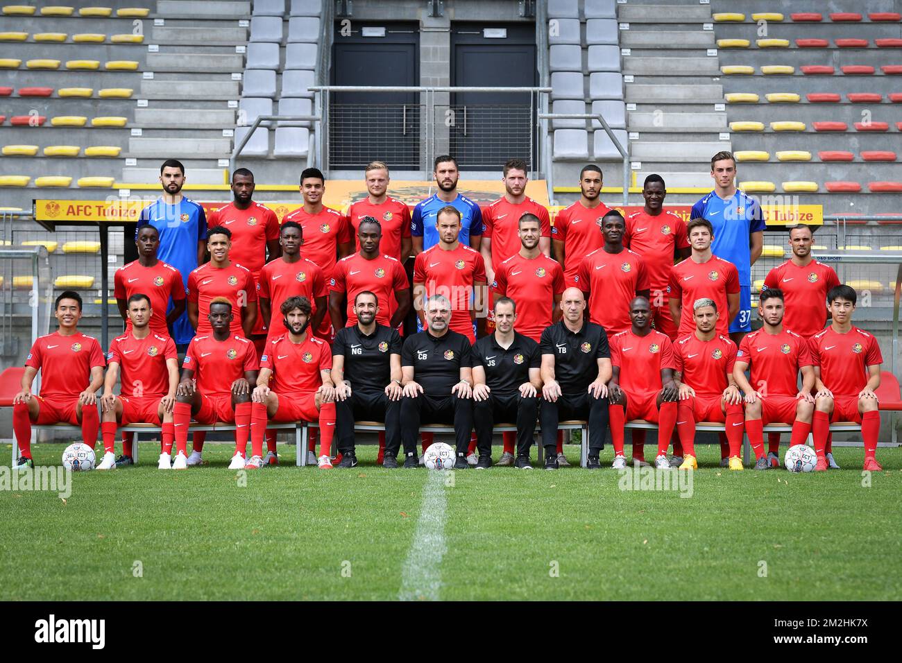 Prima fila, Xin Luo di Tubize, Murad Han Gonen di Tubize, Lemouya Goudiaby di Tubize, Anthony Lippini di Tubize, Gennarielli nicolas di Tubize, Christian Bracconi di Tubize, Johan Stevanovic di Tubize, Thierry Berghmans di Tubize, Ibraa di Tubel, Himize di Tuban, Tubal, Tubal di Tubal, Tubal di Tubal, Tubal di Tubal, Tubal di Tubal, Tubal di Tubal, Tubal di Tubal, Tubal di Tubal, di Himan Marco Weymans di Tubize, Il Naah Divino di Tubize, Moussa Traore di Tubize, Tom Rozenthal di Tubize, Shean Garlito y Romo di Tubize, Salomon Nirisarike di Tubize, Georgi Chelidze di Tubize, Antony Schuster di Tubize, terza fila Tu Foto Stock