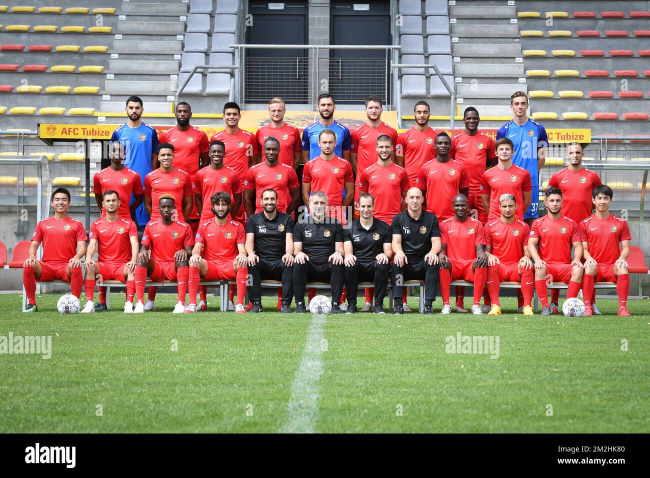 Prima fila, Xin Luo di Tubize, Murad Han Gonen di Tubize, Lemouya Goudiaby di Tubize, Anthony Lippini di Tubize, Gennarielli nicolas di Tubize, Christian Bracconi di Tubize, Johan Stevanovic di Tubize, Thierry Berghmans di Tubize, Ibraa di Tubel, Himize di Tuban, Tubal, Tubal di Tubal, Tubal di Tubal, Tubal di Tubal, Tubal di Tubal, Tubal di Tubal, Tubal di Tubal, Tubal di Tubal, di Himan Marco Weymans di Tubize, Il Naah Divino di Tubize, Moussa Traore di Tubize, Tom Rozenthal di Tubize, Shean Garlito y Romo di Tubize, Salomon Nirisarike di Tubize, Georgi Chelidze di Tubize, Antony Schuster di Tubize, terza fila Tu Foto Stock