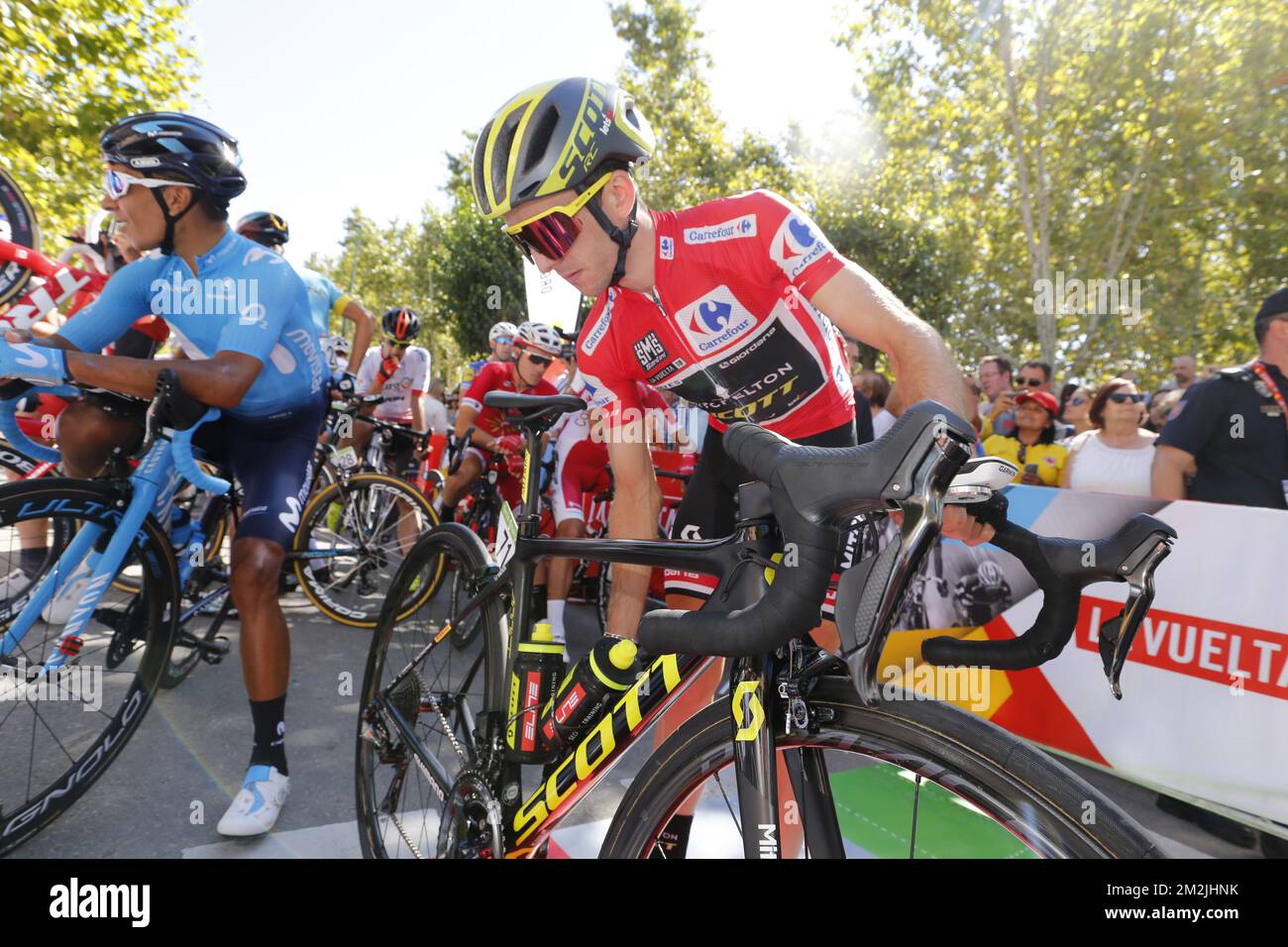 Simon Yates britannico di Mitchelton - Scott ha mostrato in anticipo sulla 18th tappa della 'Vuelta a Espana', Tour della Spagna gara ciclistica, a 186,1 km da Ejea de los Caballeros a Lleida, Spagna, giovedì 13 settembre 2018. FOTO DI BELGA YUZURU SUNADA FRANCE OUT Foto Stock