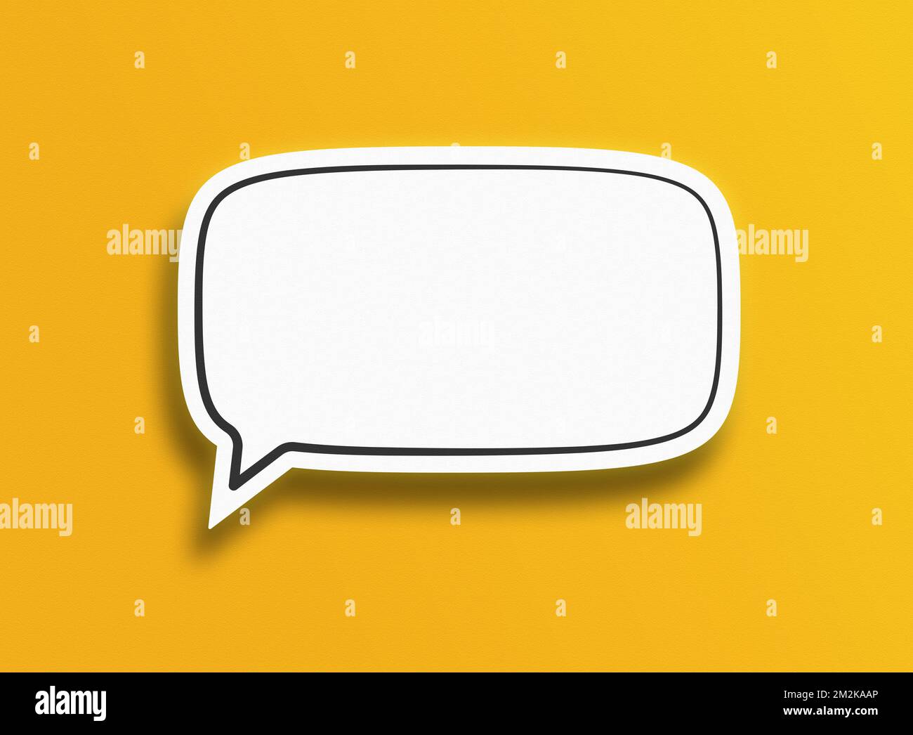 fumetto bianco vuoto su sfondo arancione, messaggio o modello di annuncio Foto Stock
