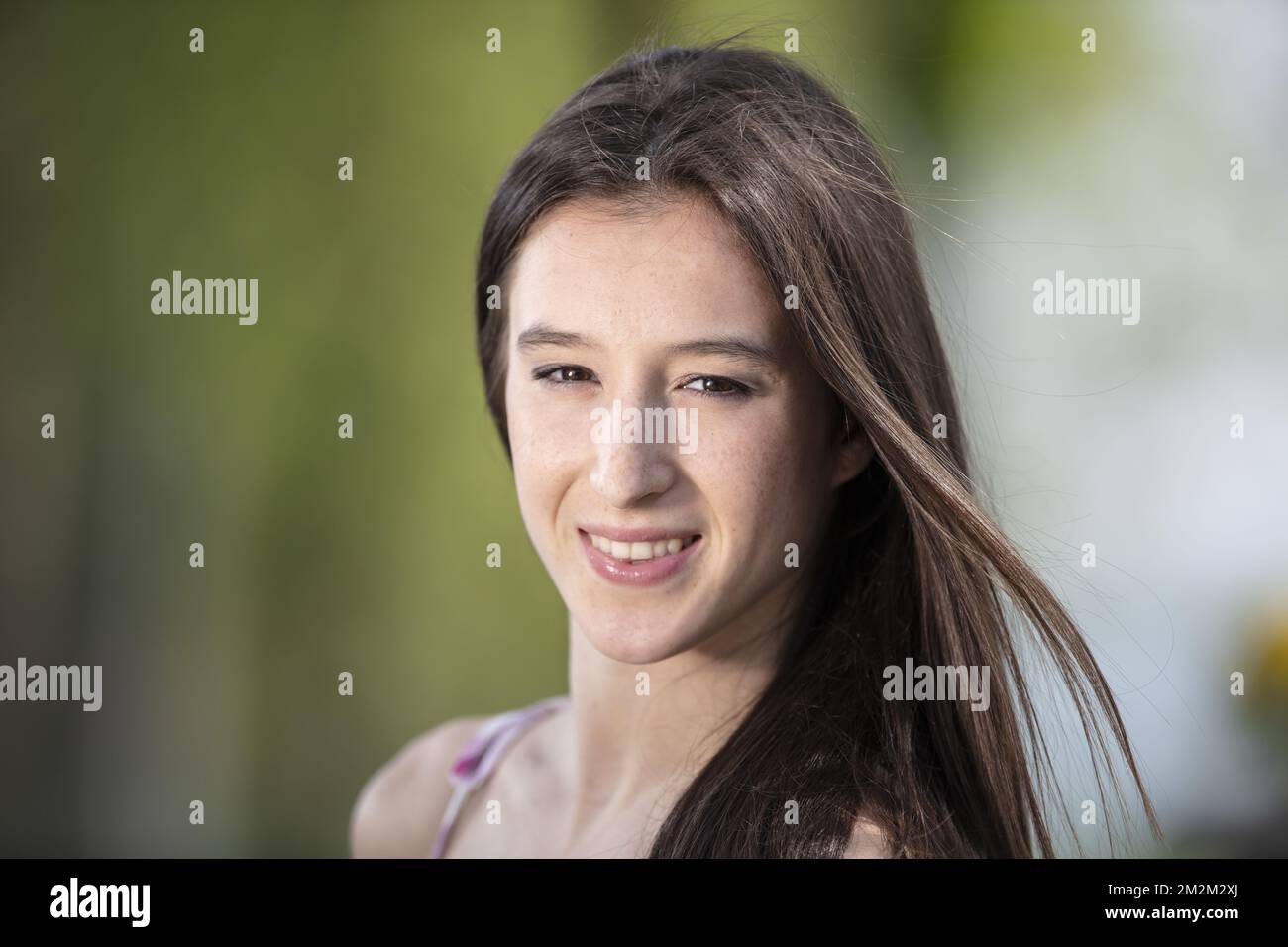 GEETBETS, BELGIO: Ginnastica artistica belga Nina Derwael posta per il fotografo il 21th aprile 2018. PICT FRANK ABBELOOS - FREELANCE BELGA - BELGAIMAGE Foto Stock