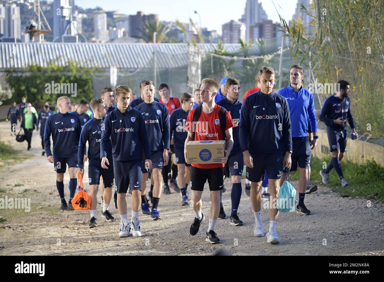 I giocatori di Genk hanno raffigurato prima di una partita di paintball, parte del team building nella quarta giornata di allenamento al campo di allenamento invernale della squadra di calcio belga di prima divisione KRC Racing Genk, a Benidorm, Spagna, mercoledì 09 gennaio 2019. FOTO DI BELGA YORICK JANSENS Foto Stock