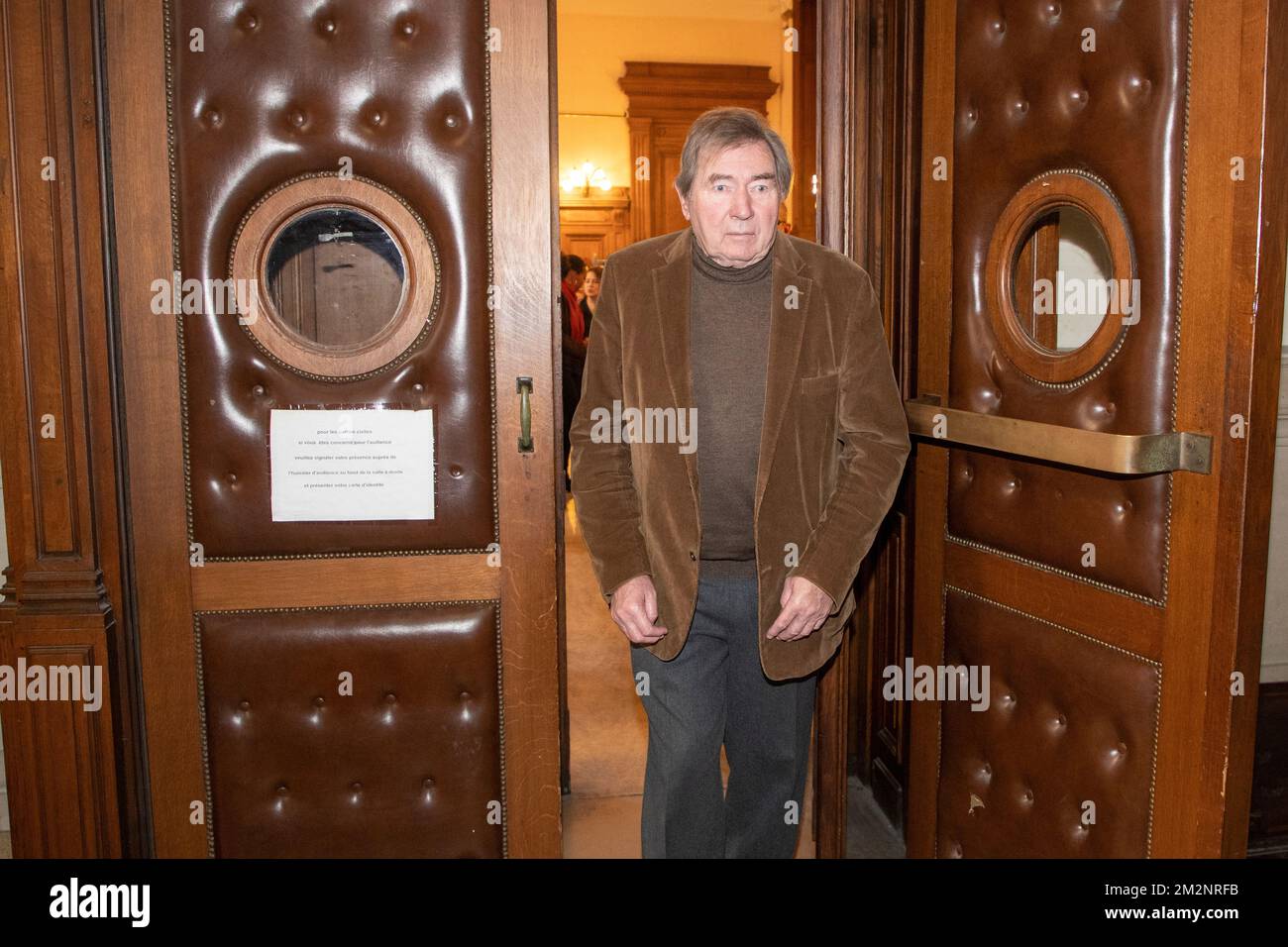 Serge Kubla nella foto all'inizio della causa Duferco dinanzi al Tribunale penale di Bruxelles, mercoledì 14 dicembre 2022. Circa dieci persone sono state accusate in questa vicenda, tra cui la società Duferco, rappresentante dello Stato congolese e l'ex ministro dell'Economia vallone Serge Kubla, per atti di corruzione, falsificazione, uso della contraffazione e sbiancamento. FOTO DI BELGA NICOLAS MAETERLINCK Foto Stock