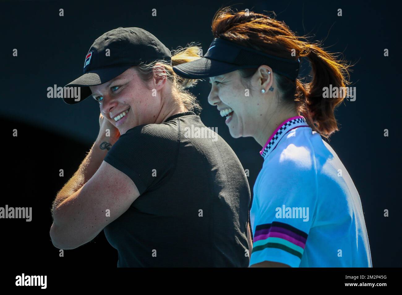 Il belga Kim Clijsters (L) e il cinese Na li hanno raffigurato in un primo round del raduno Women's Legends Doubles tra il belga Kim Clijsters e il cinese Na li e l'australiano Nicole Bradtke e l'statunitense Mary Joe Fernandez, al tennis 'Australian Open' Grand Slam, mercoledì 23 gennaio 2019 a Melbourne Park, Melbourne, Australia. La coppia Clijsters-li ha vinto il gioco. FOTO DI BELGA PATRICK HAMILTON Foto Stock