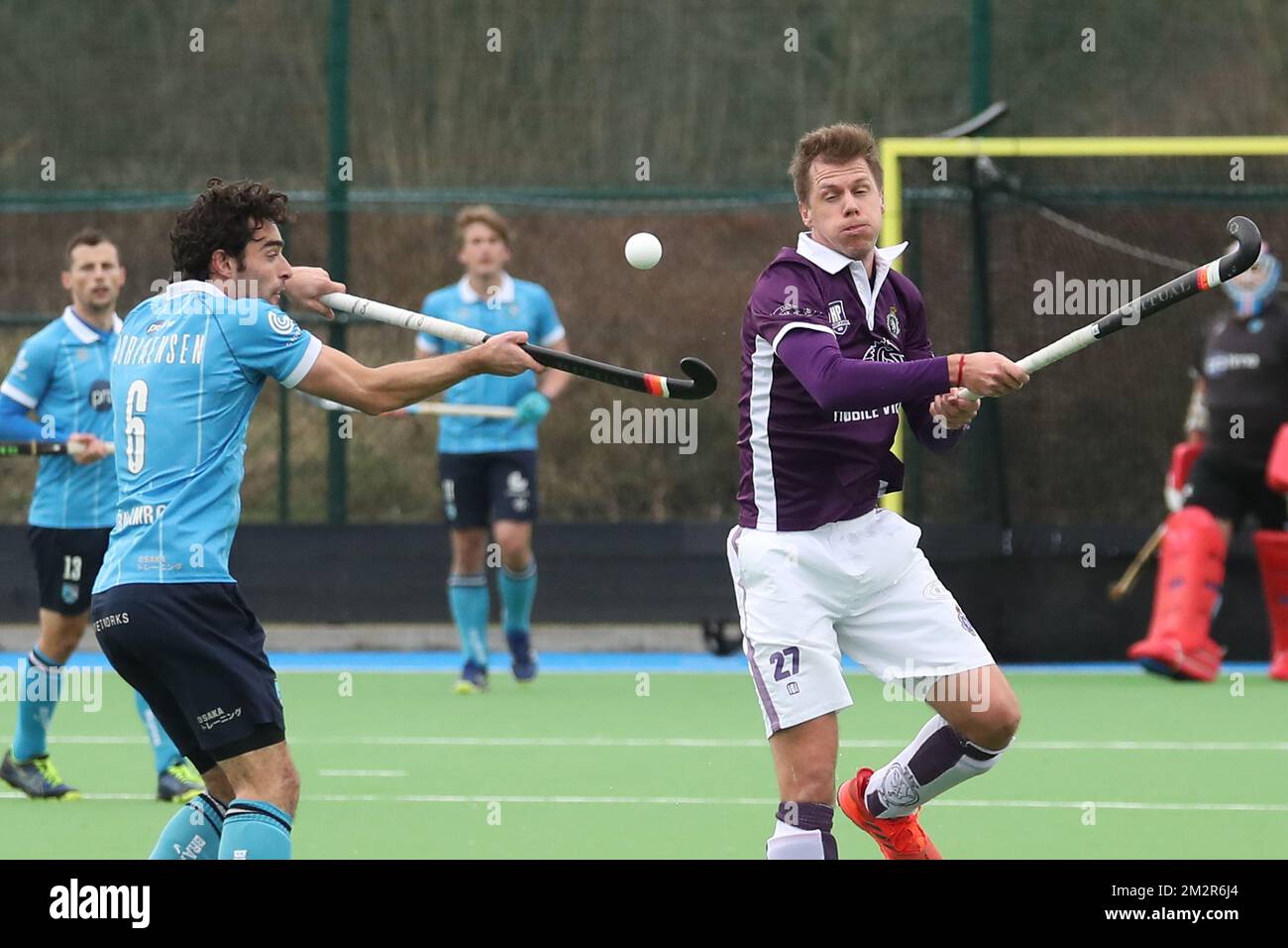 Christophe Adriaensen di Braxgata e Lucas Rossi di Beerschot combattono per la palla durante una partita di hockey tra Braxgata Hockey Club e R. Beerschot T.H.C., il giorno 11 della competizione di hockey 'Audi League', domenica 03 marzo 2019 a Boom. FOTO DI BELGA BRUNO FAHY Foto Stock