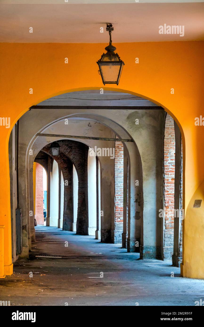 Portici in via Boccacanale di Santo Stefano, Ferrara, Italia Foto Stock