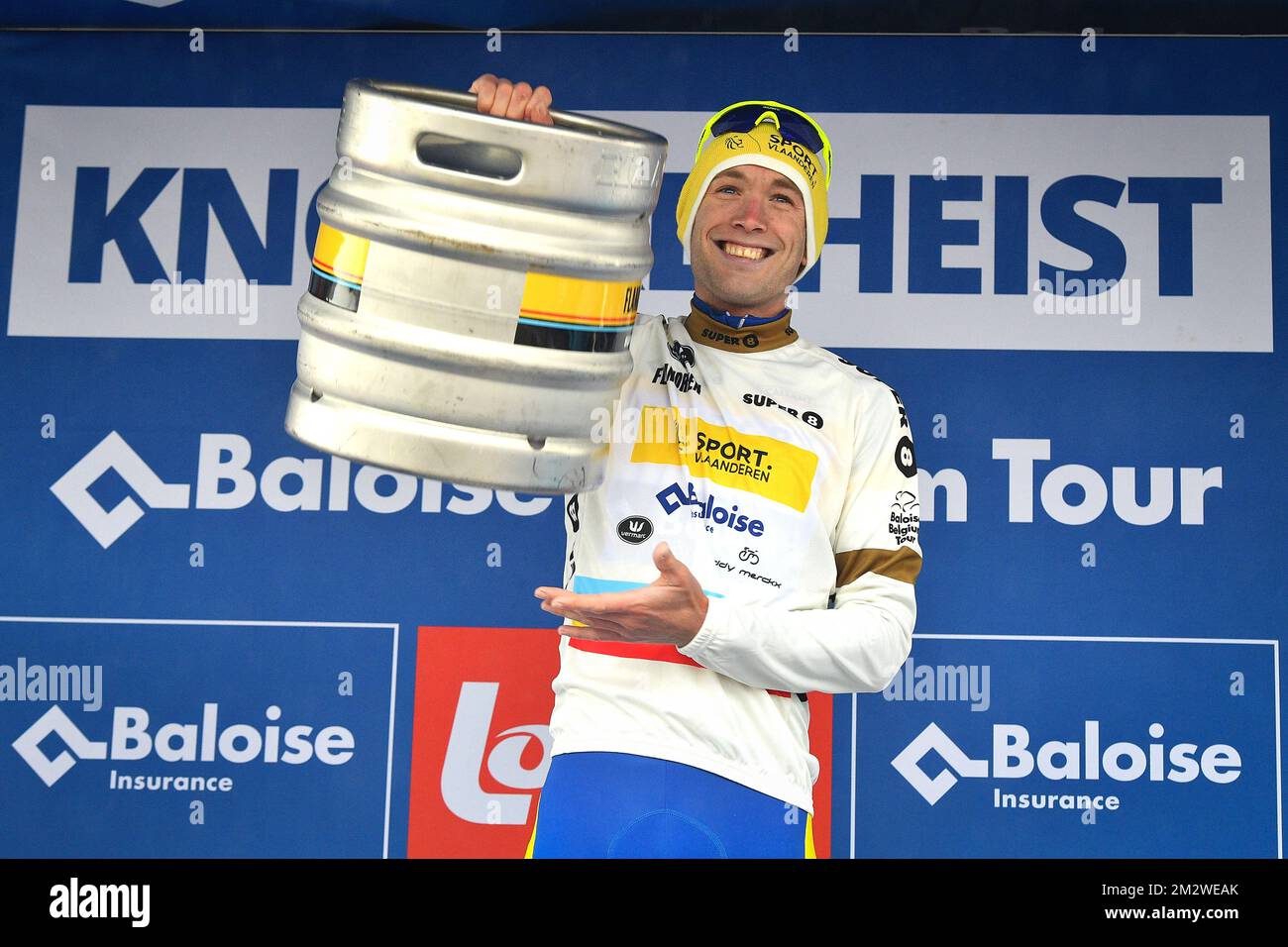 Thomas Sprengers belga dello Sport Vlaanderen-Baloise, vincitore del premio per lo spirito di combattimento (strijdlust) raffigurato sul podio dopo la prima tappa della gara ciclistica Belgium Tour di Baloise, 184,3km da Sint-Niklaas a Knokke-Heist mercoledì 12 giugno 2019. FOTO DI BELGA DAVID STOCKMAN Foto Stock