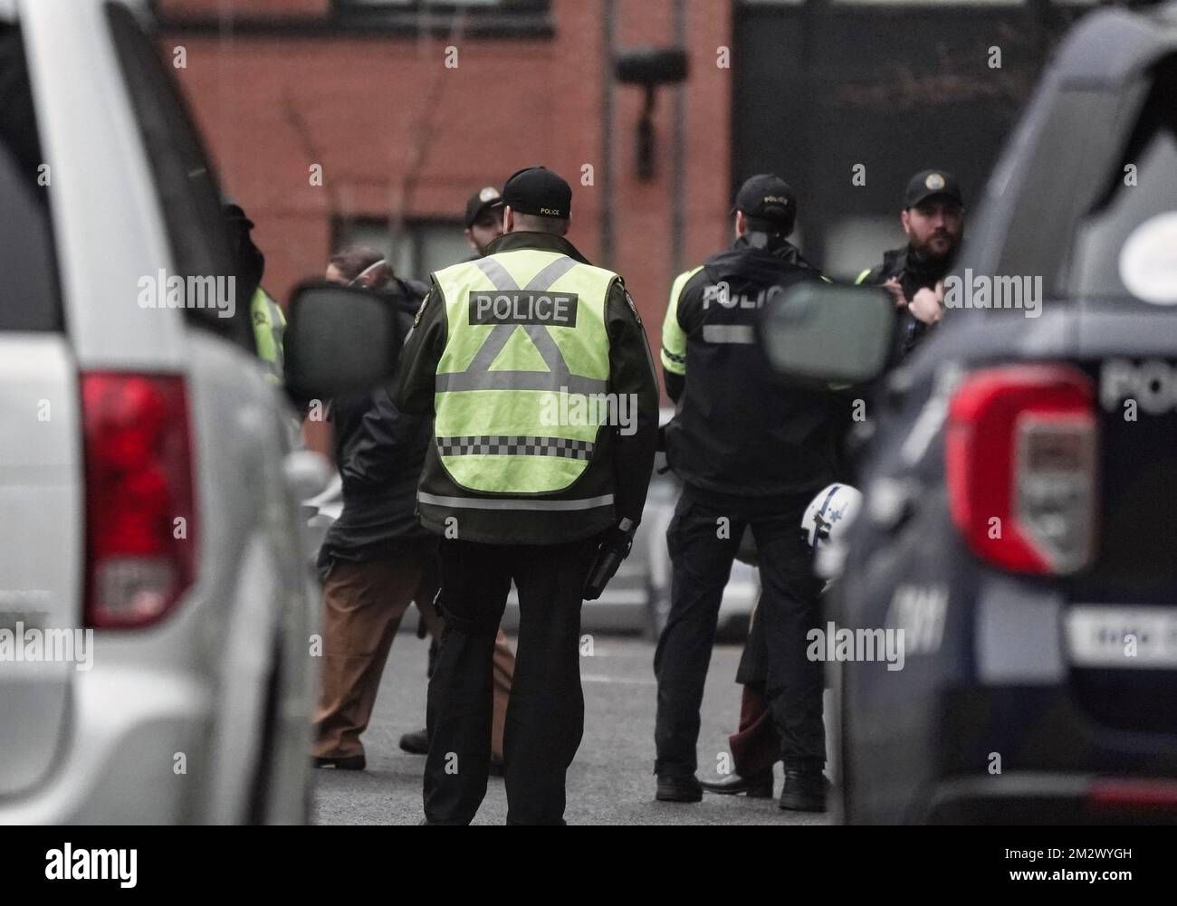 Poliziotti in pattuglia Foto Stock