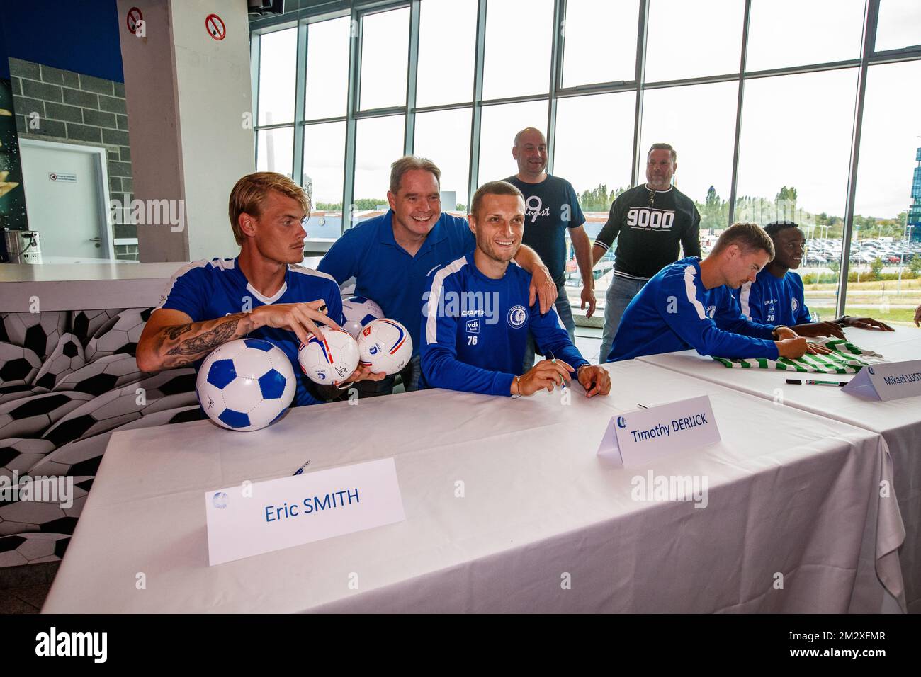 Eric Smith di Gent e Timothy Derijck di Gent sono stati raffigurati durante la giornata dei tifosi della squadra di calcio della Jupiler Pro League KAA Gent, domenica 14 luglio 2019 a Gent. BELGA FOTO KURT DESPLENTER Foto Stock