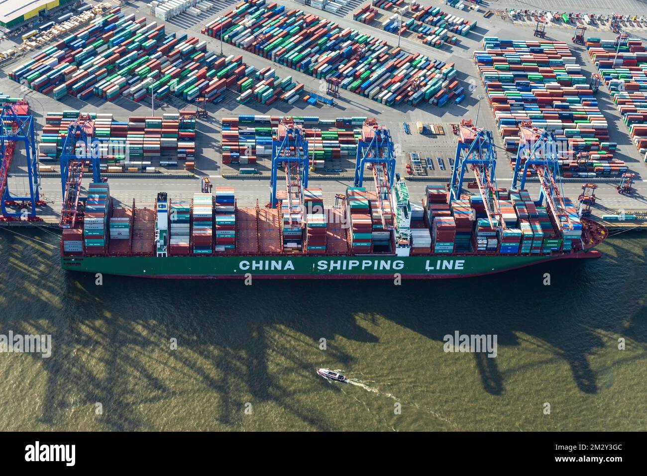 China Shipping Line nave container al terminale di Tollerort, container, logistica, carico, scarico, Città anseatica, HHLA, Amburgo, Germania Foto Stock