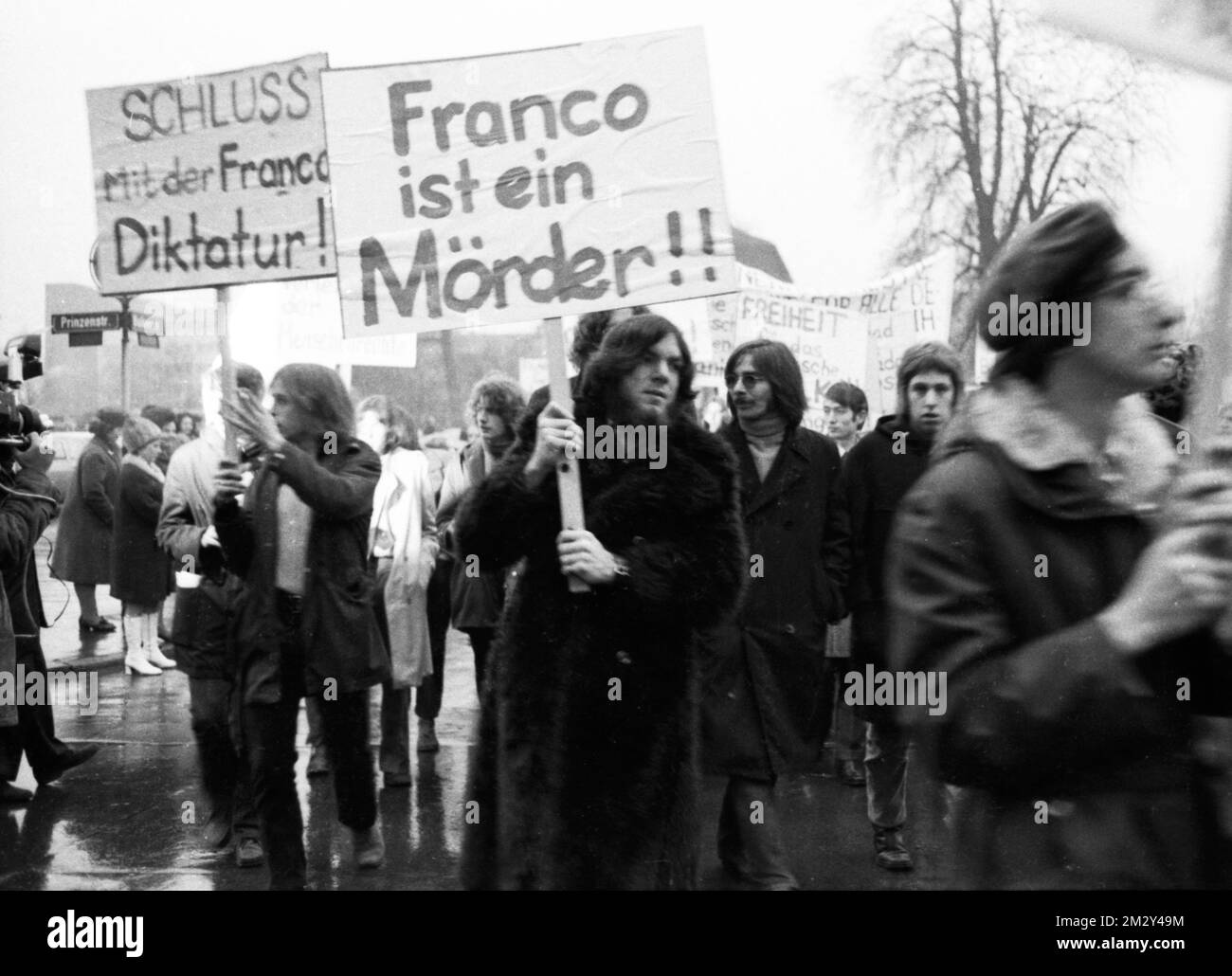 Lavoratori ospiti spagnoli, provenienti principalmente dai Paesi Baschi, hanno manifestato a Dortmund il 19 dicembre 1970 contro la dittatura Franco e la Foto Stock