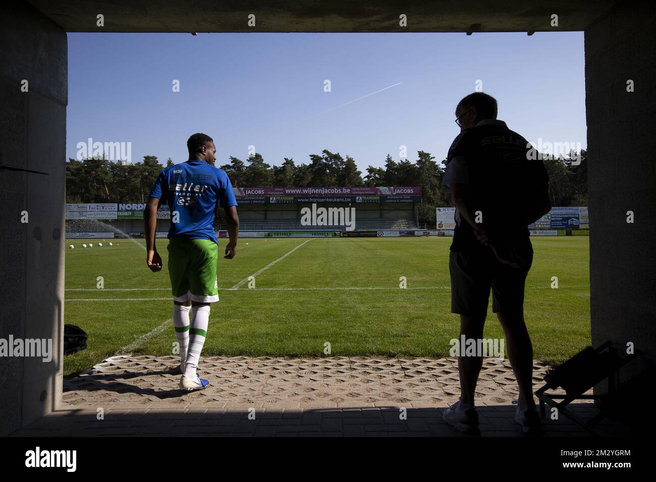 L'immagine mostra lo stadio Armand Melis prima di una partita di calcio tra Dessel Sport (prima divisione amatoriale) e Royal Excelsior Virton (1b 2nd° divisione), sabato 24 agosto 2019 a Dessel, al quinto round della Coppa del Belgio 'Croky Cup'. BELGA FOTO KRISTOF VAN ACCOM Foto Stock