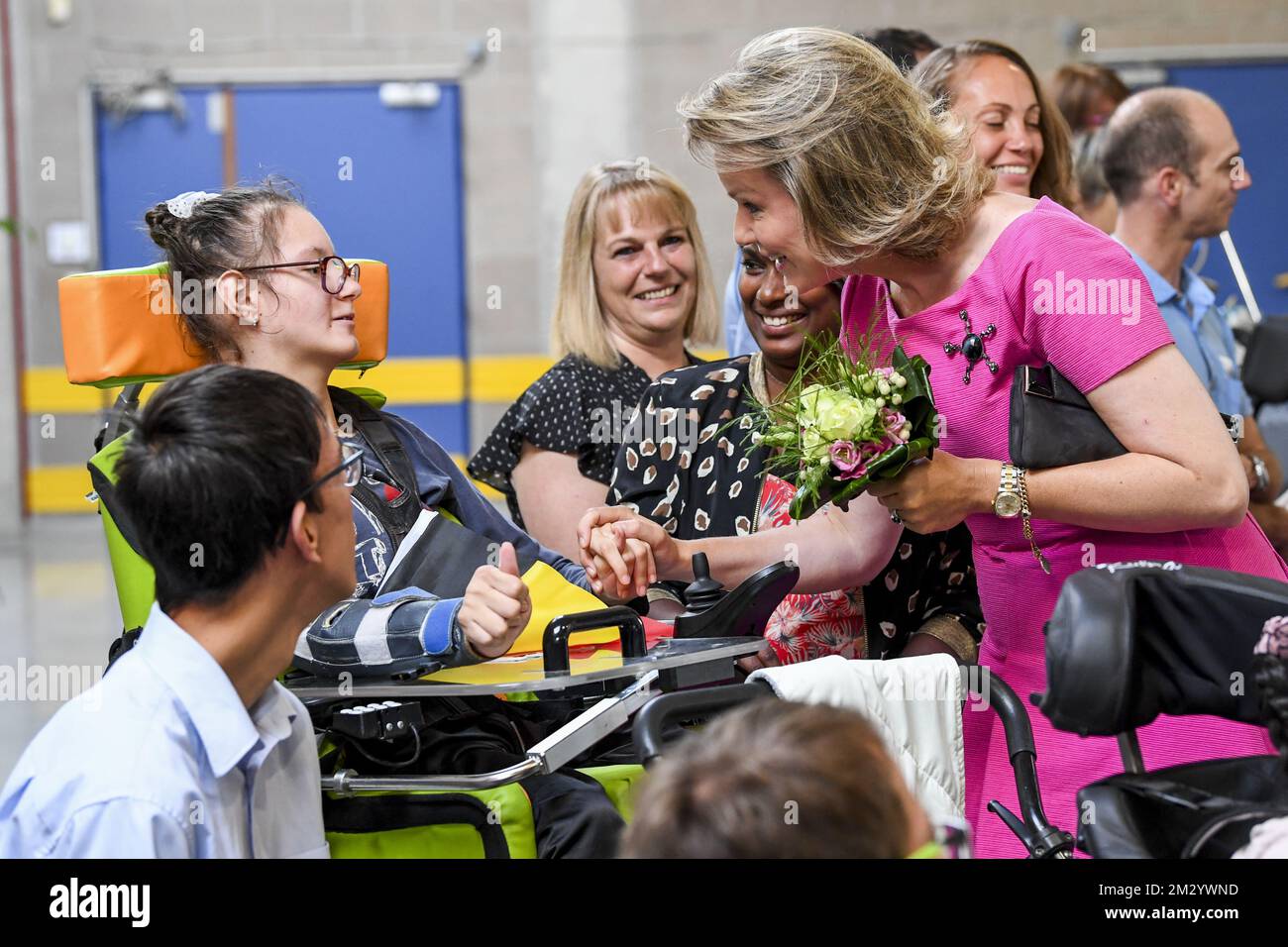 Regina Mathilde del Belgio, nella foto una visita della coppia reale belga al laboratorio Tellus presso il centro medico ed educativo chiamato 'Centre Arthur Regniers' a Bienne-Lez-Happart, Lobbes, Giovedì 05 settembre 2019, la prima delle quattro visite nella provincia di Hainaut oggi. FOTO DI BELGA FREDERIC SIERAKOWSKI Foto Stock