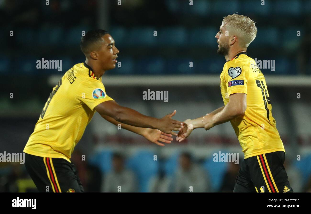 I belgi Youri Tielemans e i belgi Dries Mertens festeggiano dopo aver segnato durante una partita tra San Marino e i Red Devils, squadra nazionale belga di calcio, qualificatrice Euro 2020, allo Stadio Olimpico di San Marino, a Serravalle, San Marino, venerdì 06 settembre 2019. BELGA PHOTO VIRGINIE LEFOUR Foto Stock