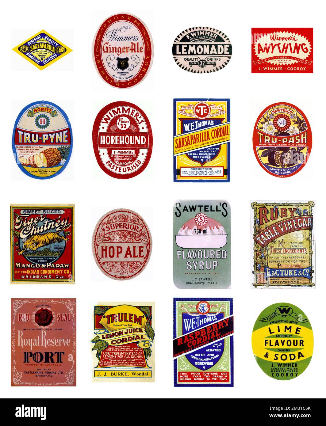 Una selezione di etichette vintage organizzate in griglia su sfondo bianco. Foto Stock