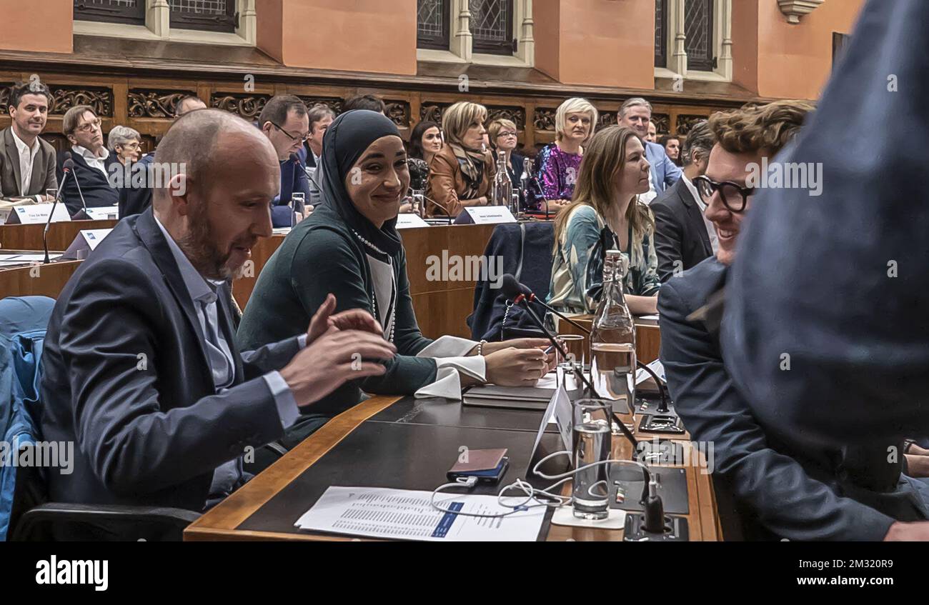 Immagine riguardante l'articolo di Belga '?Hoop dat N-VA haar standpunt sopra hoofddoeken heeft bijgesteld? (Hafsa El-Bazioui)', distribuito oggi, in GENT. MIGLIORE QUALITÀ DISPONIBILE - BELGA FOTO JONAS D'HOLLANDER Foto Stock