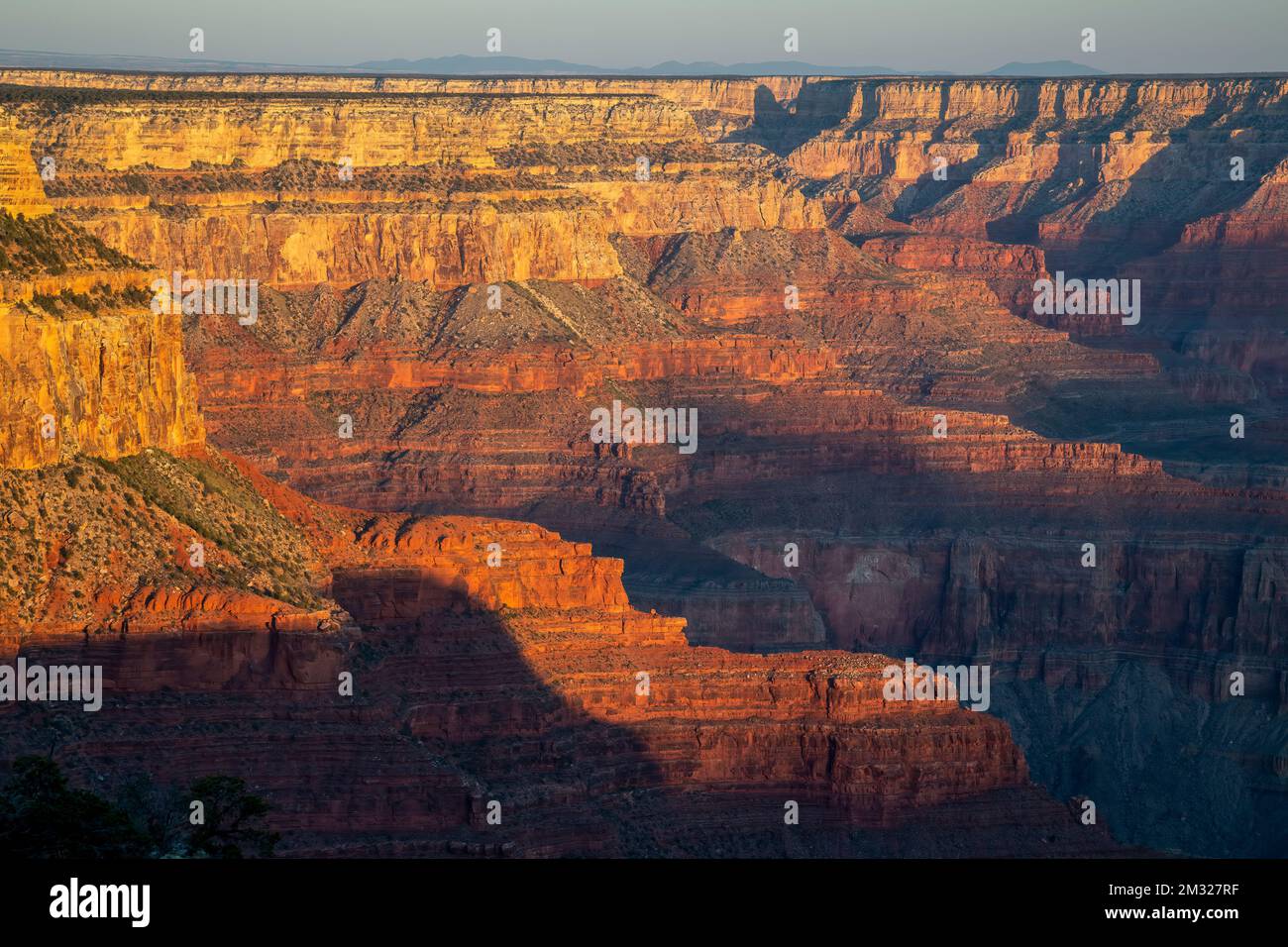 Formazioni rocciose del canyon da Mohave Point al largo di Hermit Road, Grand Canyon National Park, Arizona USA Foto Stock