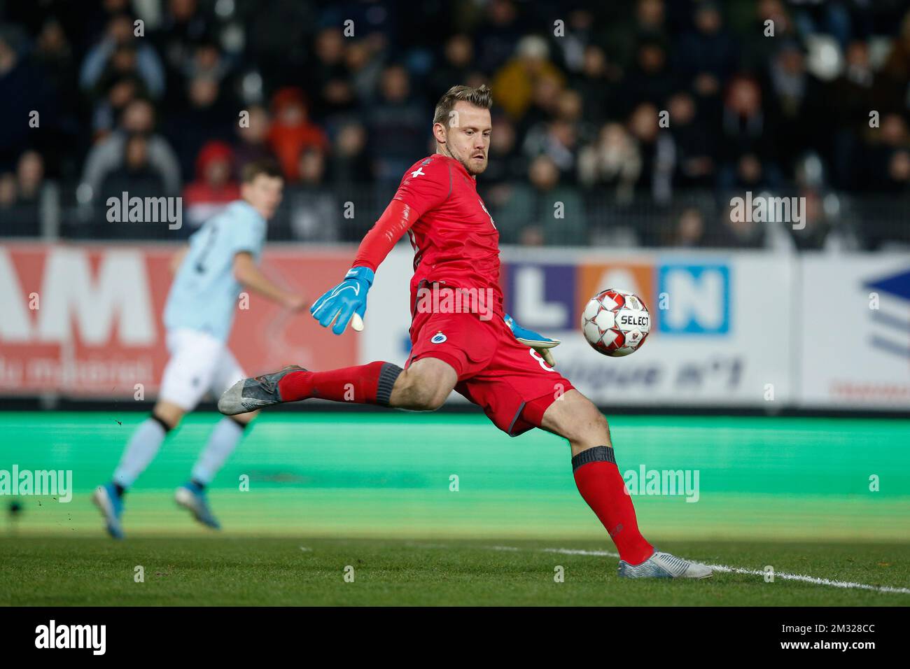 Simon Mignolet, portiere del club, ha mostrato in azione durante una partita di calcio tra Sporting Charleroi e il Club Brugge KV, mercoledì 29 gennaio 2020 a Charleroi, una partita rinviata del giorno 5 della stagione di campionato belga di calcio 'Jupiler Pro League' 2019-2020. Il gioco era originariamente programmato per il 25 agosto, ma si è spostato per offrire al Club Brugge tempi di preparazione extra per le qualifiche della Champions League. FOTO DI BELGA BRUNO FAHY Foto Stock