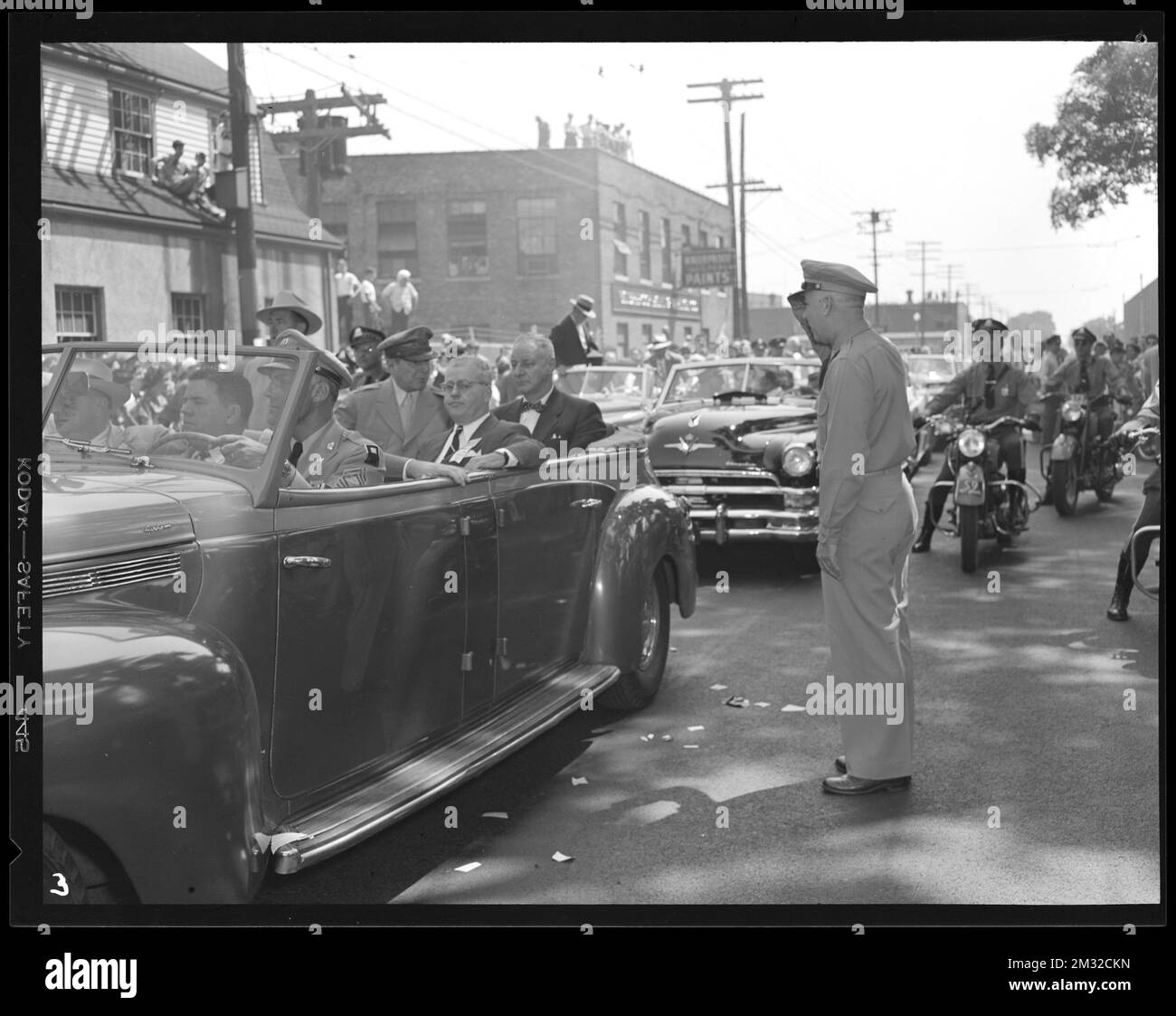 Visita generale di MacArthur, Armerie, parate militari e cerimonie, MacArthur, Douglas, 1880-1964, Messa dell'Arsenale di Watertown. Record degli Stati Uniti Esercito operativo Foto Stock