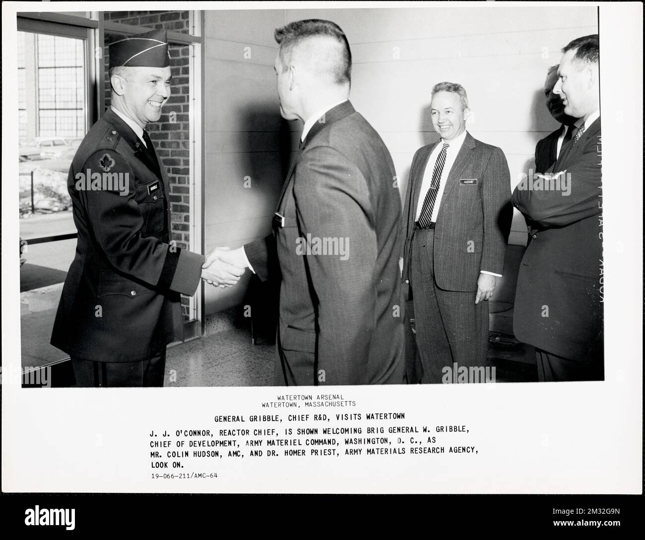 Generale Gribble, capo R & S, visite Watertown , Armerie, industria delle ordinanze, personale militare, Watertown, Arsenal Mass.. Record degli Stati Uniti Esercito operativo Foto Stock