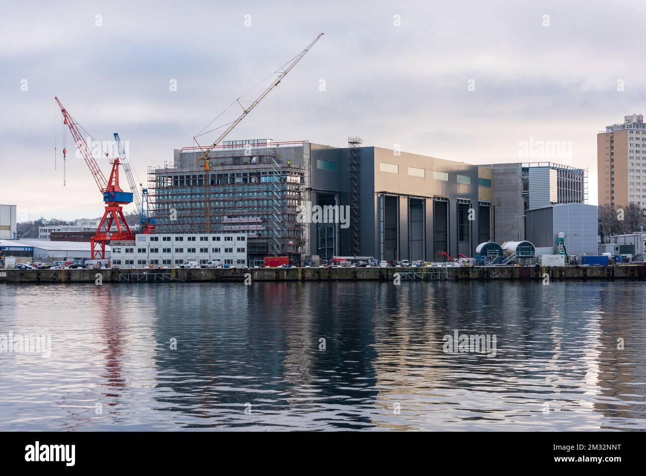 Kiel, 8. Dezember 2022, der erste Schnee diesen Jahres ist gefallen. Winterliche Impressionen in der Innenstadt, dem Hiroshimapark und dem Hafengebiet Foto Stock