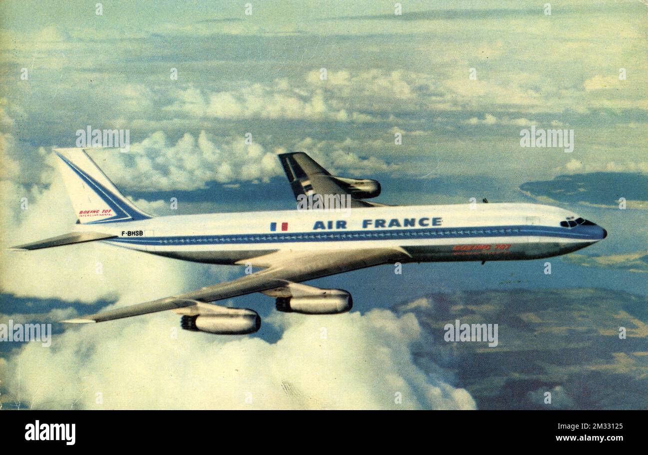 Aeroplani - Boeing 707 è un aereo di linea di media grandezza, una fusoliera stretta, per le rotte a lungo viaggio, con quattro motori a reazione, viluppato dalla statunitense Boeing Commercial Airplanes dal 1958 Foto Stock