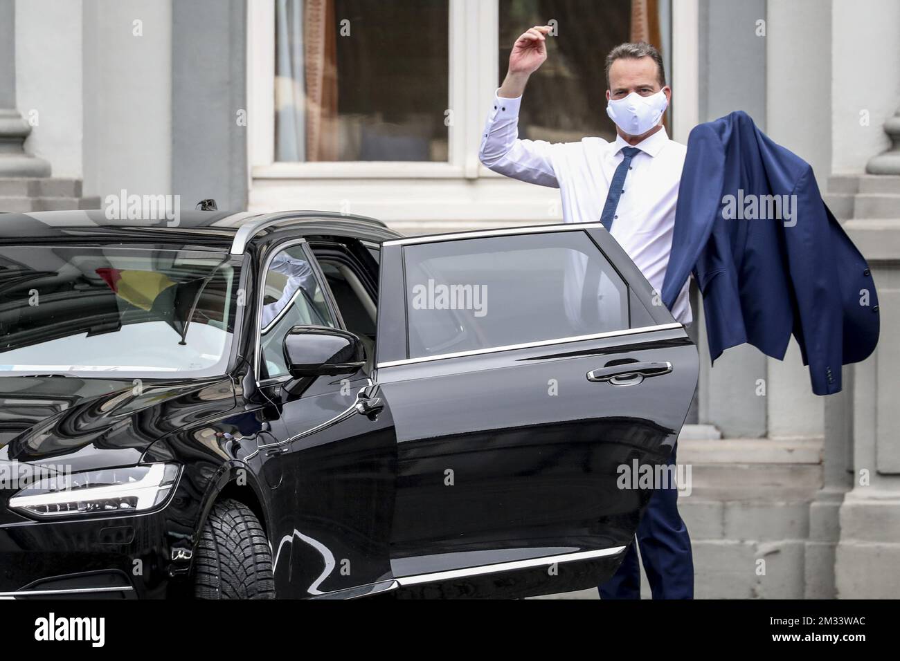 Il Ministro tedesco della Comunità Oliver Paasch arriva a Bruxelles venerdì 30 ottobre 2020 per la riunione del comitato consultivo con i ministri del governo federale, dei governi regionali e dei governi comunitari. Questo incontro con i diversi governi è chiamato quando si discutono questioni che coinvolgono più livelli. La commissione si riunisce di nuovo per discutere di un possibile nuovo blocco nella crisi del coronavirus in corso. Il numero di ricoveri nel paese è ancora in aumento e vi è un crescente timore che presto gli ospedali non saranno in grado di far fronte al reco Foto Stock