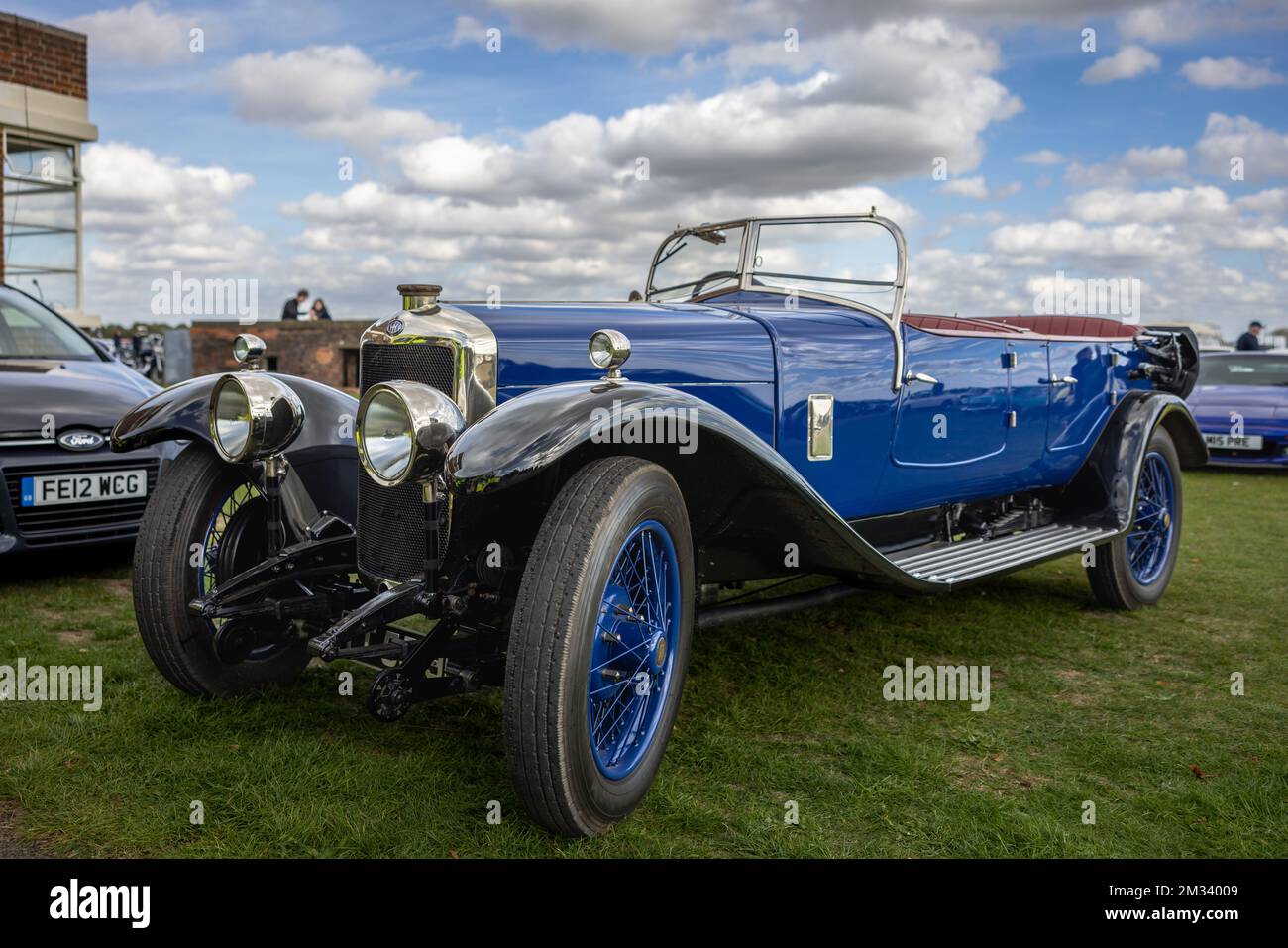 1927 Aster 21/60 Tourer ‘YT 5519’ in mostra allo Scramble di ottobre tenutosi presso il Bicester Heritage Centre il 9th ottobre 2022. Foto Stock