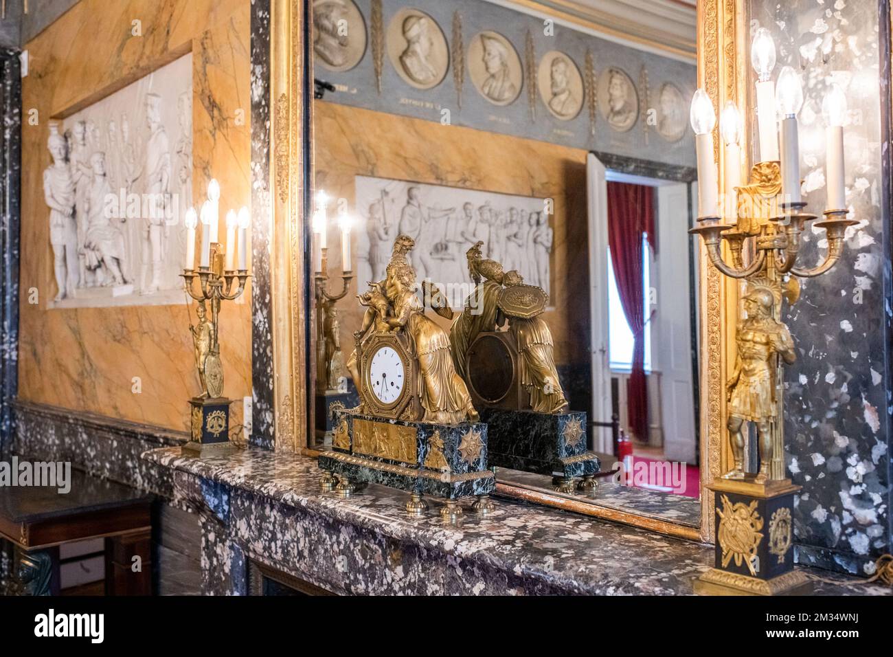 L'illustrazione mostra una parte dell'interno durante una visita al palazzo 'Paleis op de Meir' di Anversa, lunedì 12 aprile 2021, per annunciare una mostra temporanea. FOTO DI BELGA JONAS ROOSENS Foto Stock