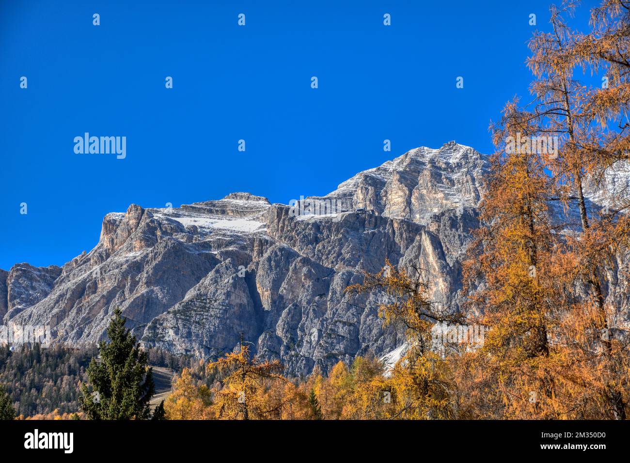 Cortina d’Ampezzo, Monte Cristallo, Marmarole, Punta Sorapis, Dolomiten, Schnee, EIS, Fels, Sonne, strahlen, oro, braun, gelb, Gebirgsstock, Gebirge, Foto Stock
