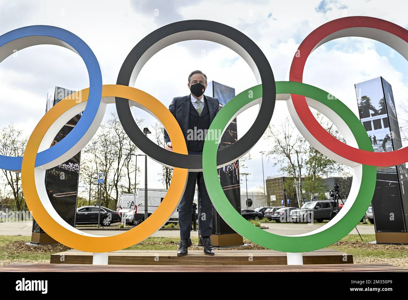 Bart De Wever, sindaco di Anversa, ha raffigurato durante la rivelazione di un monumento con anelli olimpici, per celebrare il 100th° anniversario dei Giochi olimpici del 1920 ad Anversa, venerdì 07 maggio 2021. FOTO DI BELGA DIRK WAEM Foto Stock