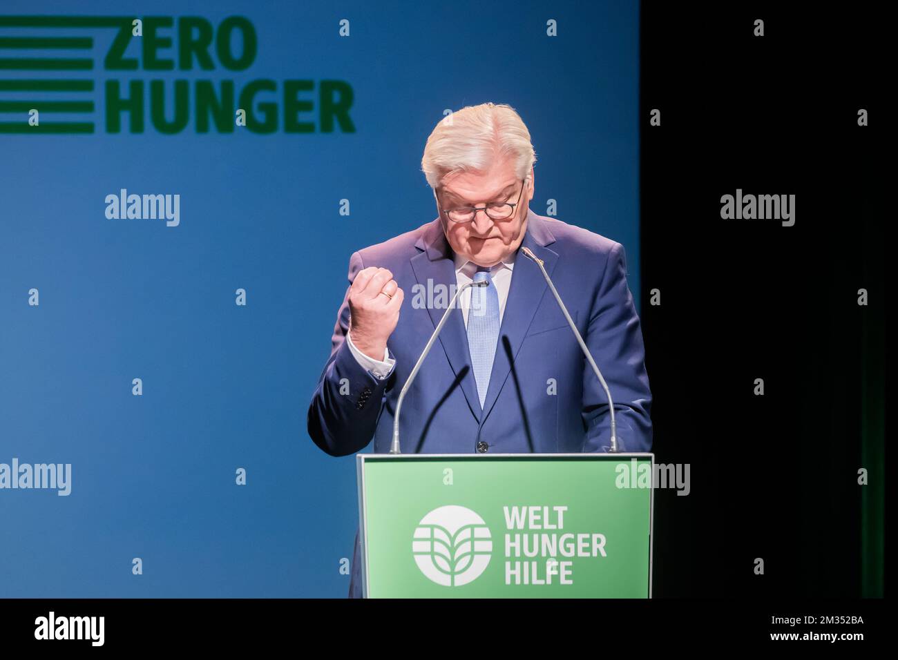 Berlino, Germania. 14th Dec, 2022. Il presidente tedesco Frank-Walter Steinmeier parla alla cerimonia di Welthungerhilfe per celebrare la sua fondazione 60 anni fa nel Tipi am Kanzleramt. Credit: Christoph Soeder/dpa/Alamy Live News Foto Stock