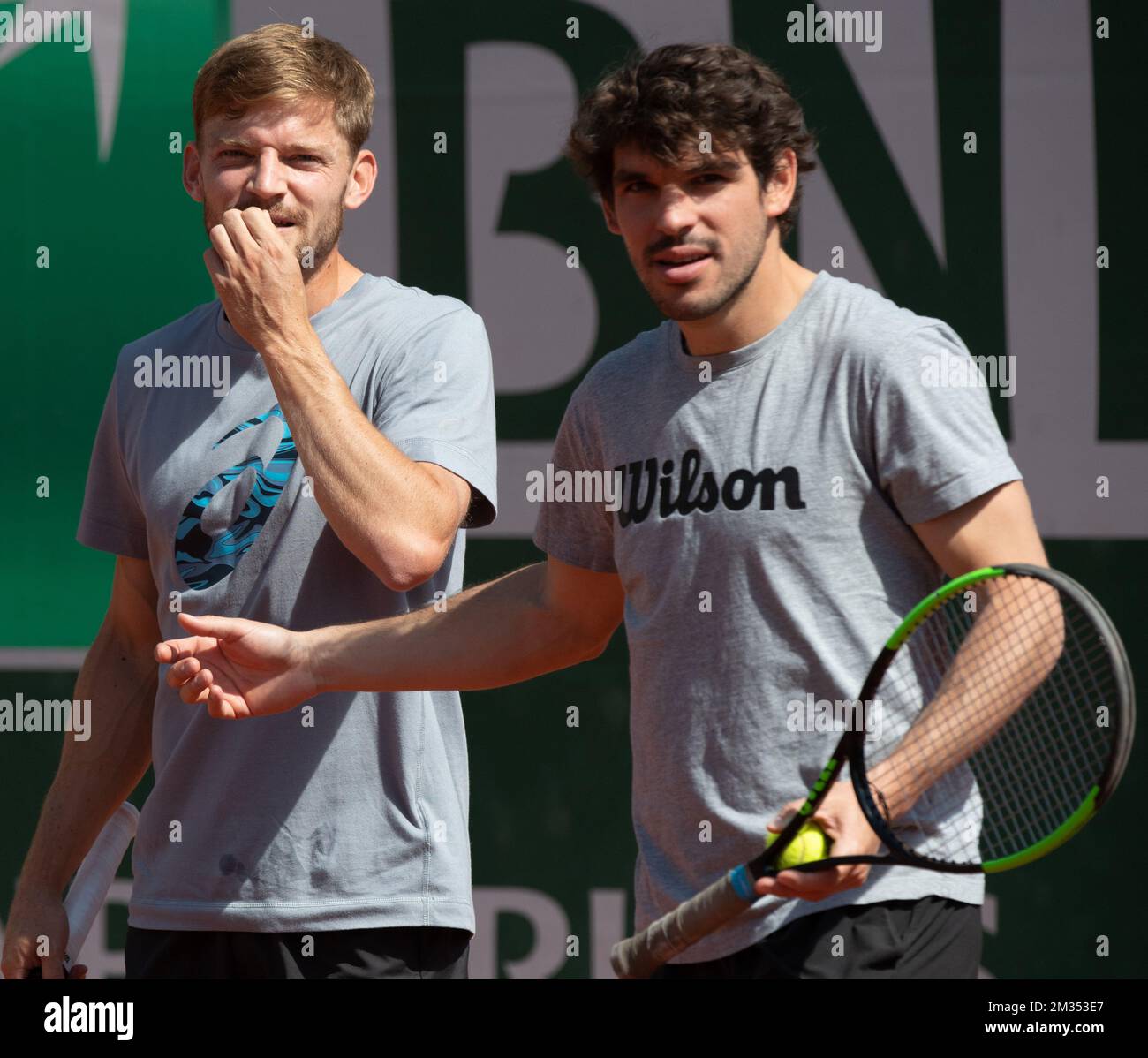 Il belga David Goffin e il suo allenatore Germain Gigounon hanno illustrato durante una sessione di allenamento al Roland Garros French Open di tennis, a Parigi, in Francia, venerdì 28 maggio 2021. Il torneo di quest'anno si svolge dal 24 maggio al 13 giugno. BELGA FOTO BENOIT DOPPAGNE Foto Stock