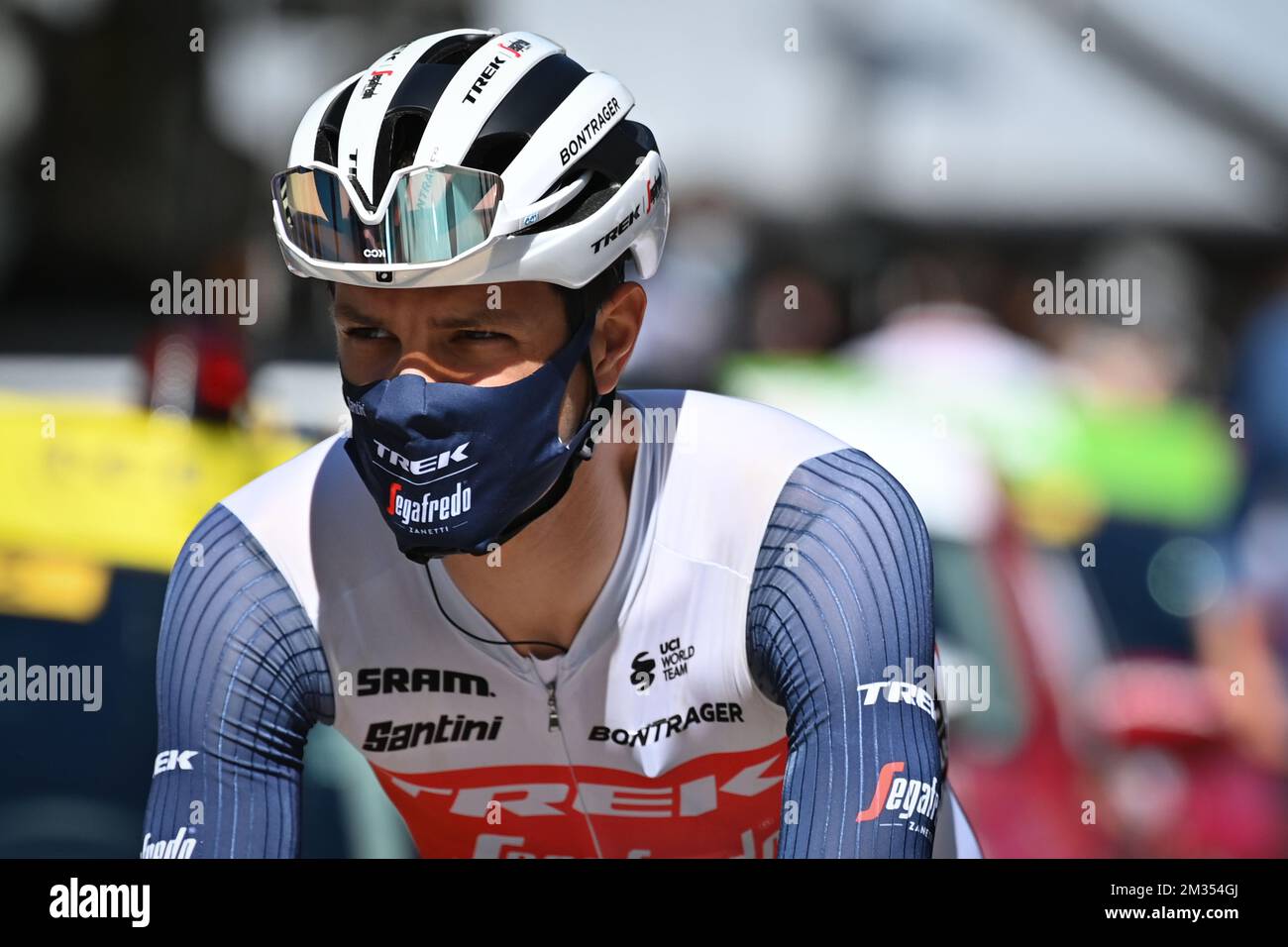 Il belga Jasper Stuyven di Trek-Segafredo al via della quinta tappa della 73rd edizione del Criterium du Dauphine gara ciclistica, 174,5km da Saint Chamond a Saint-Vallier, Francia, giovedì 03 giugno 2021. FOTO DI BELGA DAVID STOCKMAN Foto Stock