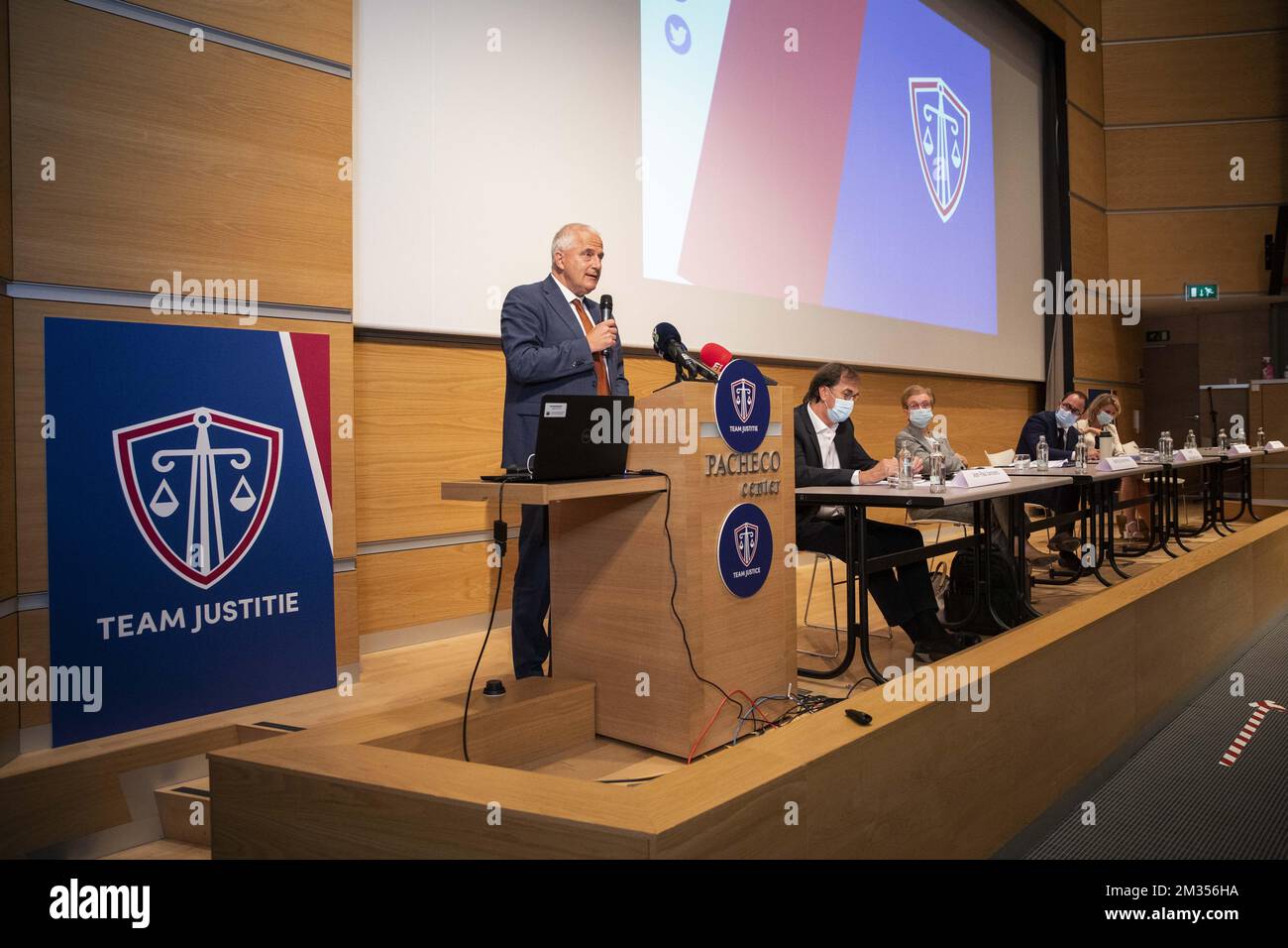 Il pubblico ministero di Bruxelles Johan Delmule ha illustrato nel corso di una conferenza stampa del ministro della Giustizia con rappresentanti dell'ente di cassazione, del collegio dei tribunali e dei tribunali, del ministero pubblico e del servizio federale della giustizia in merito agli investimenti concreti per rendere la giustizia più rapida, più umana e più forte, mercoledì 16 giugno 2021. FOTO DI BELGA PAUL-HENRI VERLOOY Foto Stock