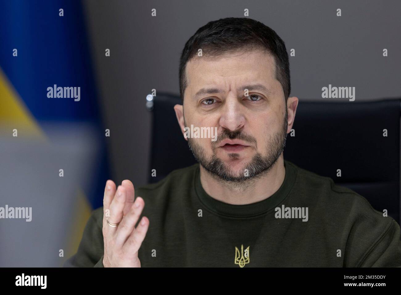 Kiev, Ucraina. 14th Dec, 2022. Il presidente ucraino Volodymyr Zelenskyy, ha commentato durante una videoconferenza con il Parlamento europeo mentre lui e il popolo ucraino ricevono il Premio Sacharov per la libertà di pensiero dal Palazzo Mariyinsky, 14 dicembre 2022 a Kyiv, Ucraina. Il premio è il più grande onore per i risultati conseguiti nell'ambito delle attività in materia di diritti umani. Credit: Presidenza Ucraina/Ufficio stampa presidenziale Ucraina/Alamy Live News Foto Stock