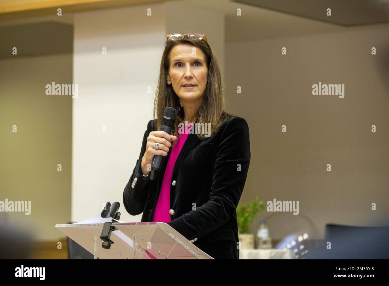 Il Ministro degli Esteri Sophie Wilmes ha illustrato nella cerimonia di apertura della parte belga della Conferenza sul futuro dell'Europa, al Palazzo Egmont (Egmontpaleis - Palais d'Egmont) di Bruxelles, venerdì 08 ottobre 2021. Nel corso della manifestazione, il Vice primo Ministro presenterà le varie iniziative che le autorità belghe organizzeranno nelle prossime settimane e nei prossimi mesi nel contesto della futura Conferenza. Anche il Commissario Reynders sarà presente per spiegare il quadro generale e le ambizioni. Dopo gli interventi di apertura, circa 150 cittadini discuteranno del posto dell'Europa nel Foto Stock